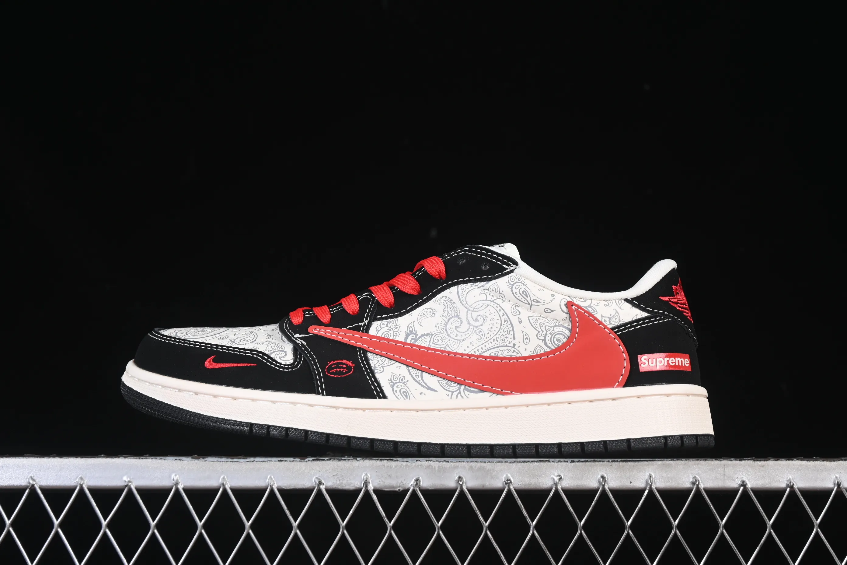 All categories Air Jordan Jordan series basketball shoes Air Jordan 1 Low High-end customized low-top sneakers Travis Scott x Fragment Design x Air Jordan 1 Low OG SP AJ1 Joe 1 Supreme co-branded Huadiao red hook low-top cultural casual sneakers LD2025-035